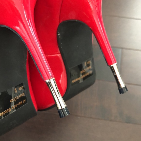 NEW Red Patent Leather Bow Pumps - Picture 3 of 8